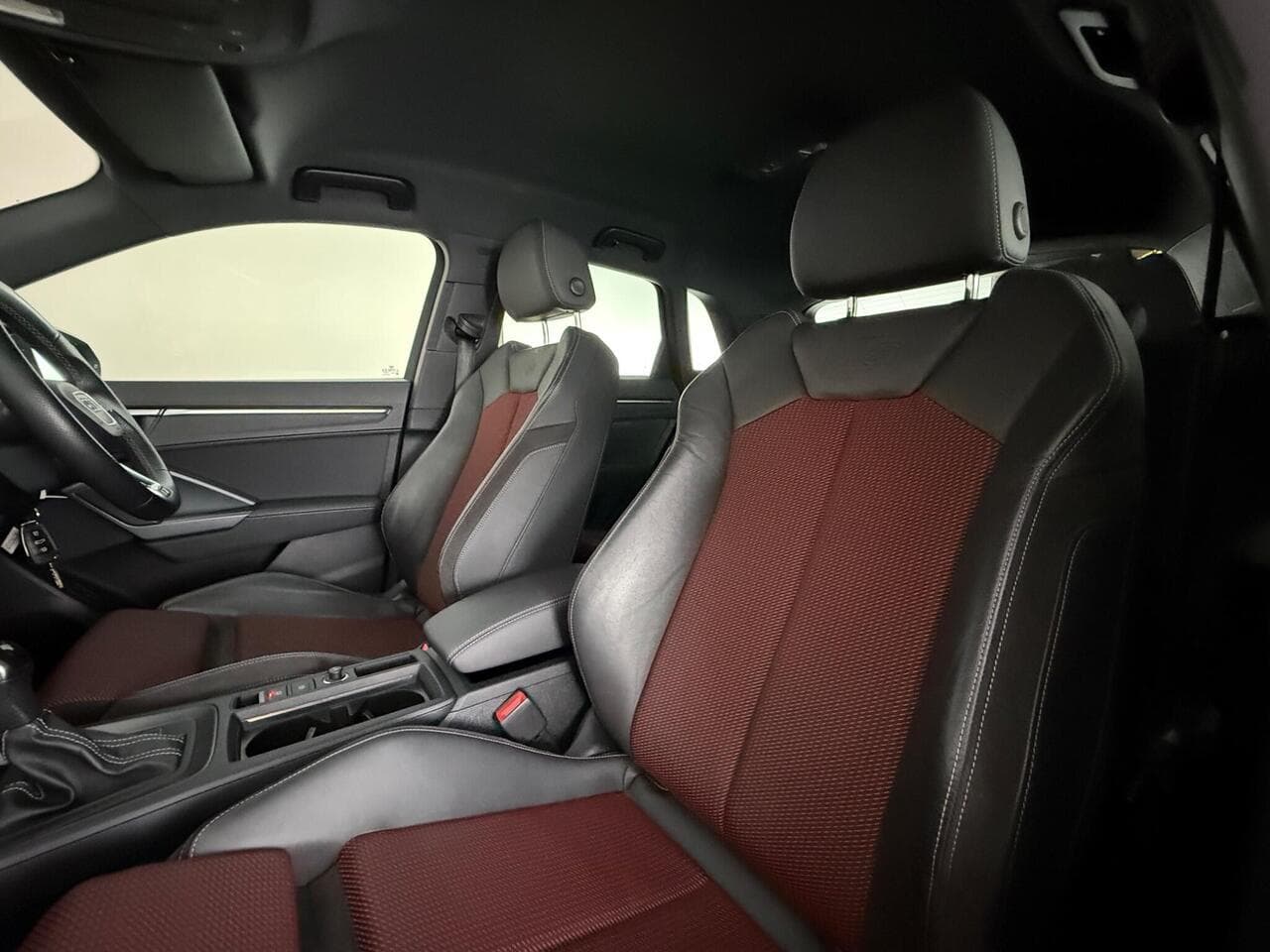 Audi Q3 thumbnail Seat Front Passenger