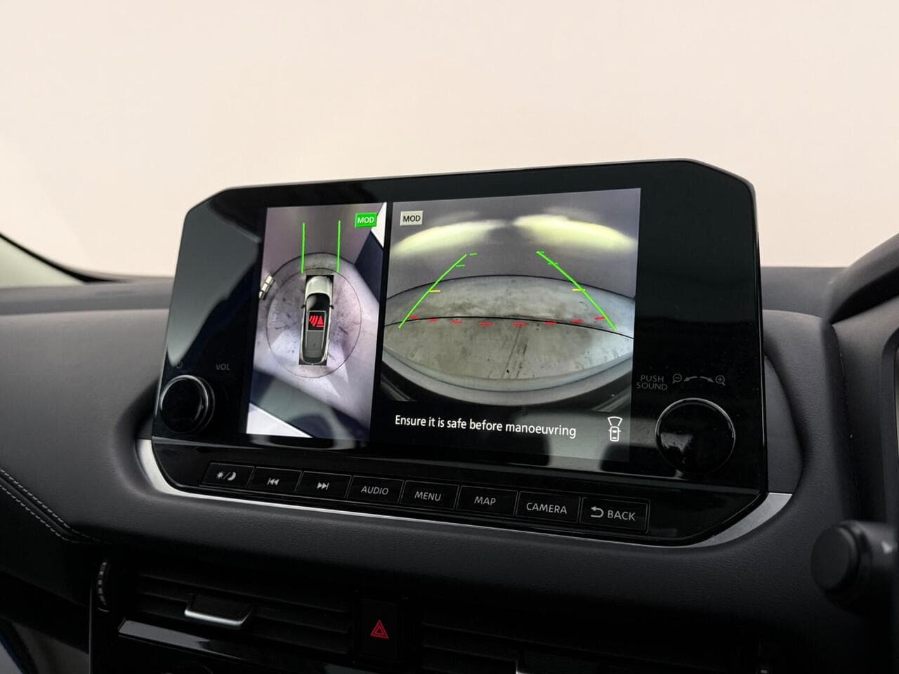 Nissan Qashqai thumbnail Infotainment System