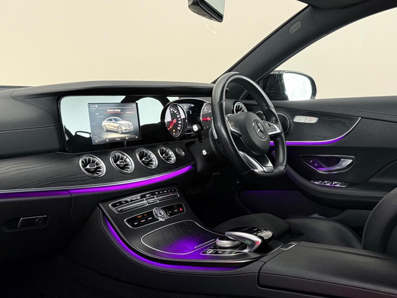 Mercedes-Benz E Class thumbnail Interior Front