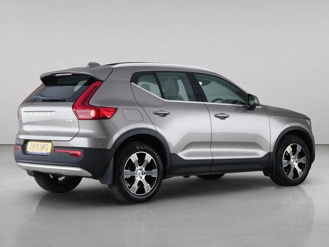 Volvo XC40 thumbnail Rear Right
