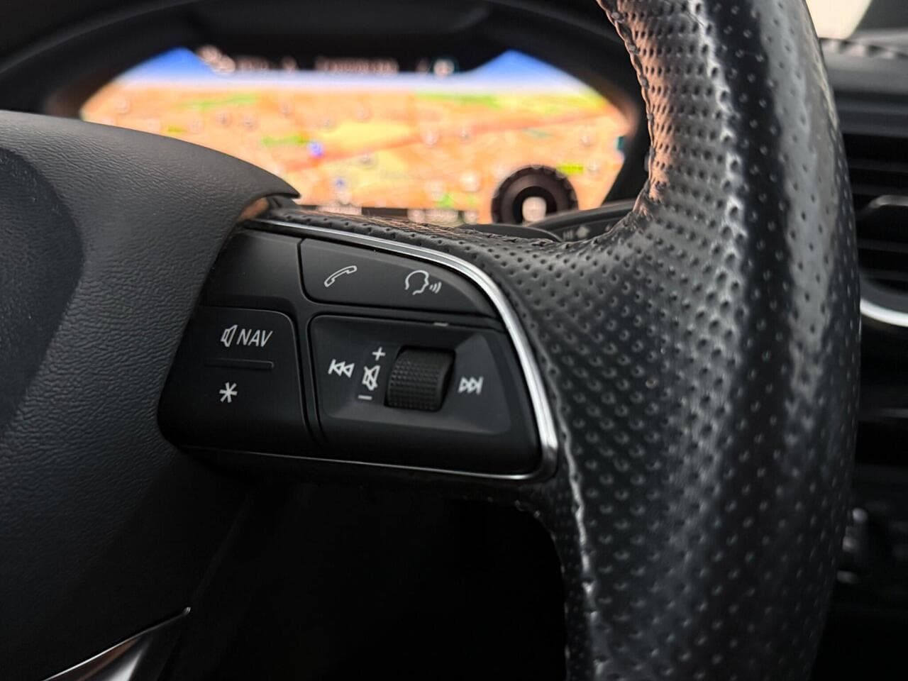 Audi Q5 thumbnail Misc Controls