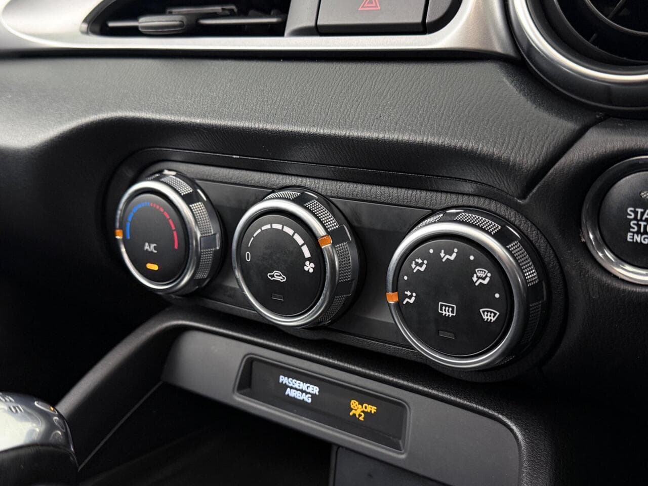 Fiat 124 Spider thumbnail Misc Controls