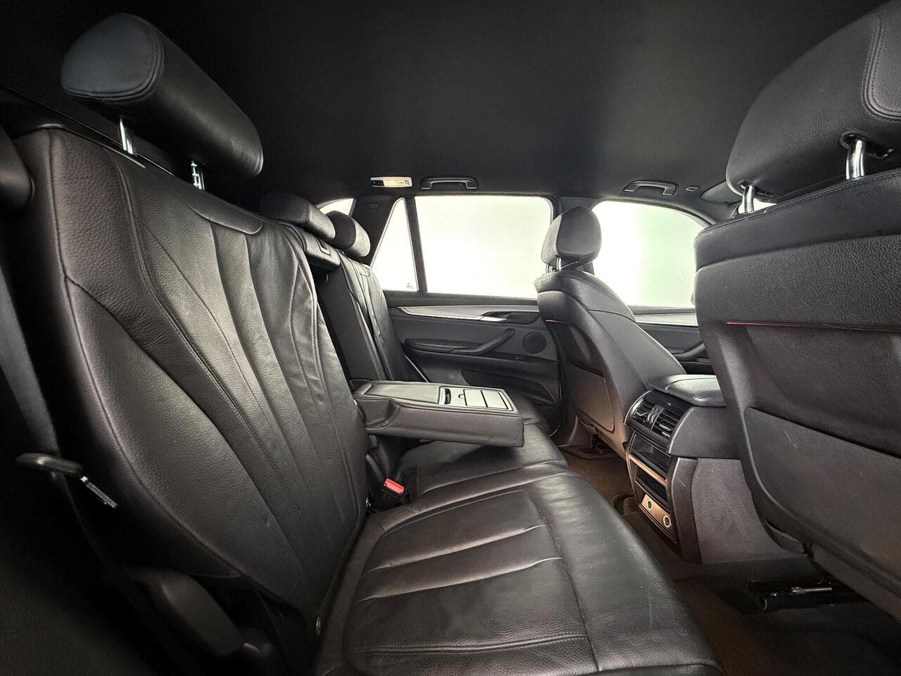 BMW X5 thumbnail Seats Rear