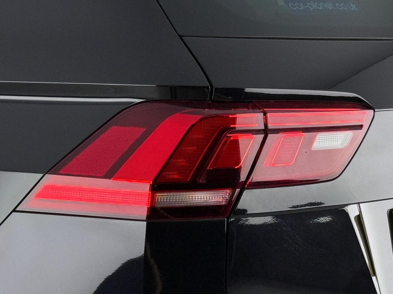 Volkswagen Tiguan thumbnail Lights Rear