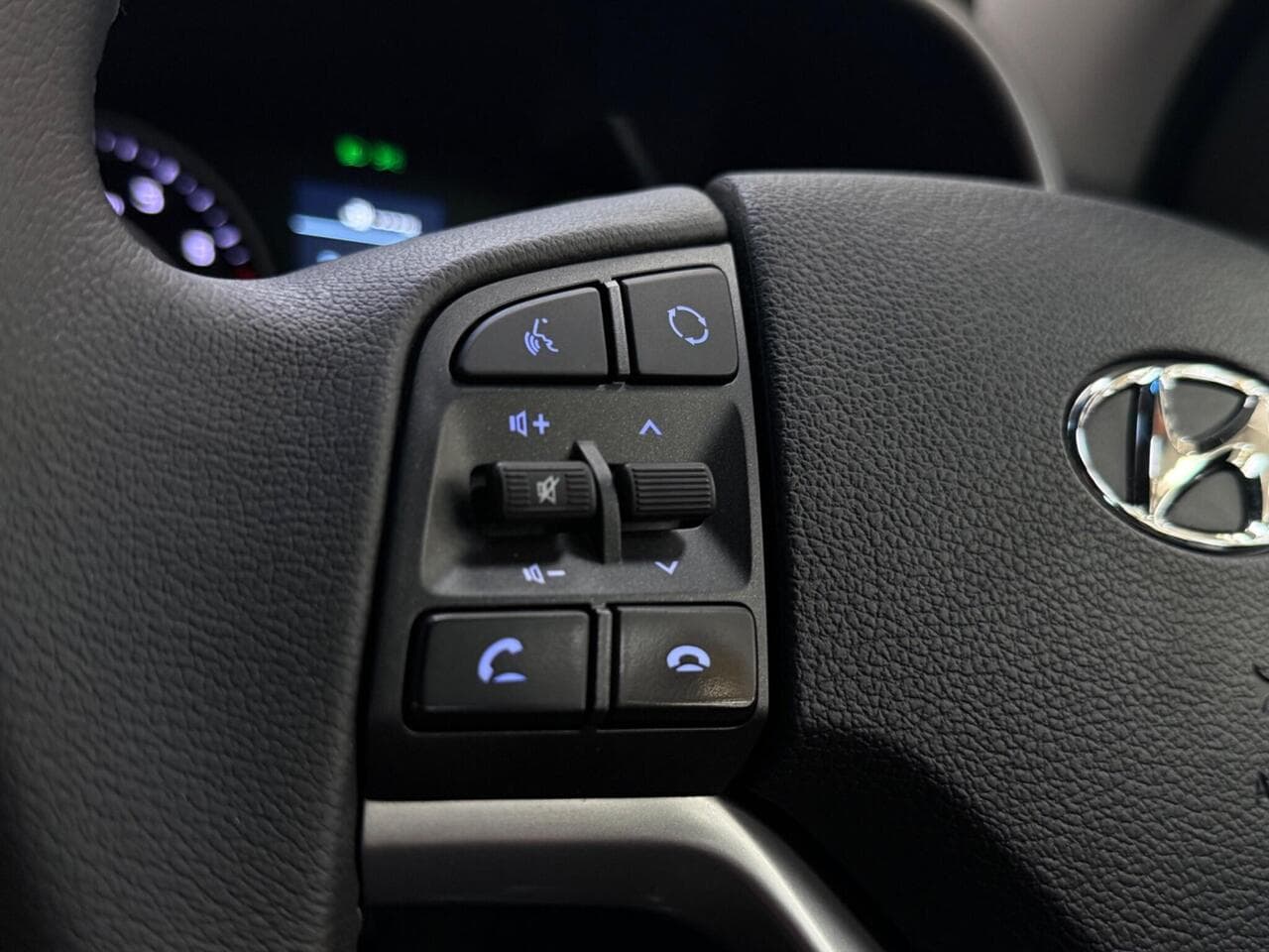 Hyundai TUCSON thumbnail Misc Controls