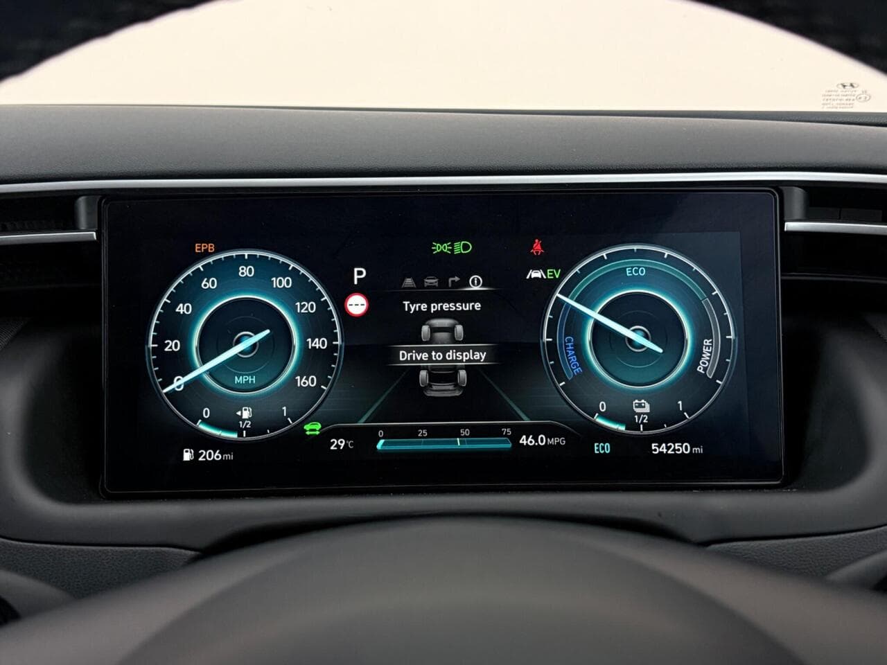 Hyundai TUCSON thumbnail Driver Instruments