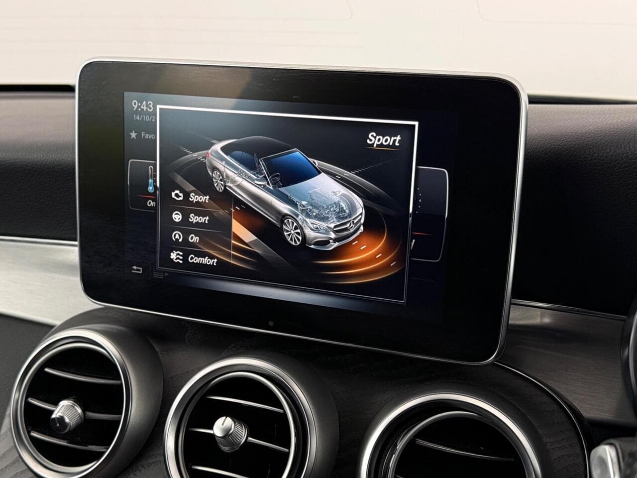 Mercedes-Benz C Class thumbnail Infotainment System