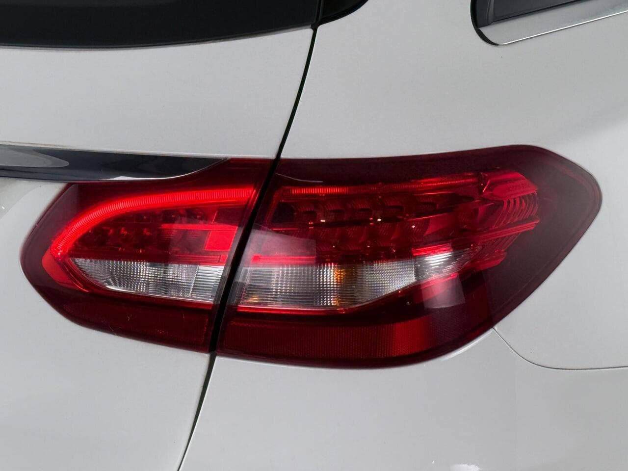 Skoda Karoq thumbnail Lights Rear