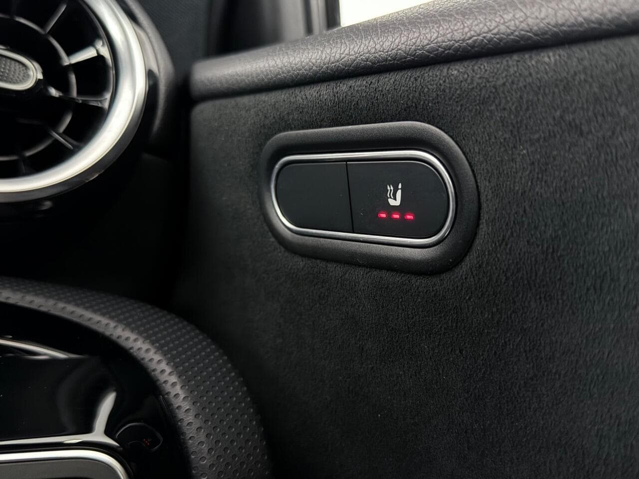 Mercedes-Benz A Class thumbnail Misc Controls