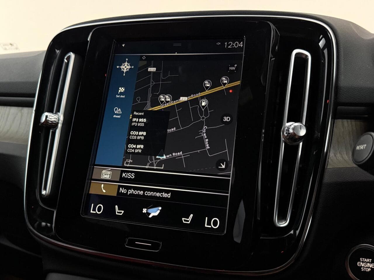 Volvo XC40 thumbnail Infotainment System