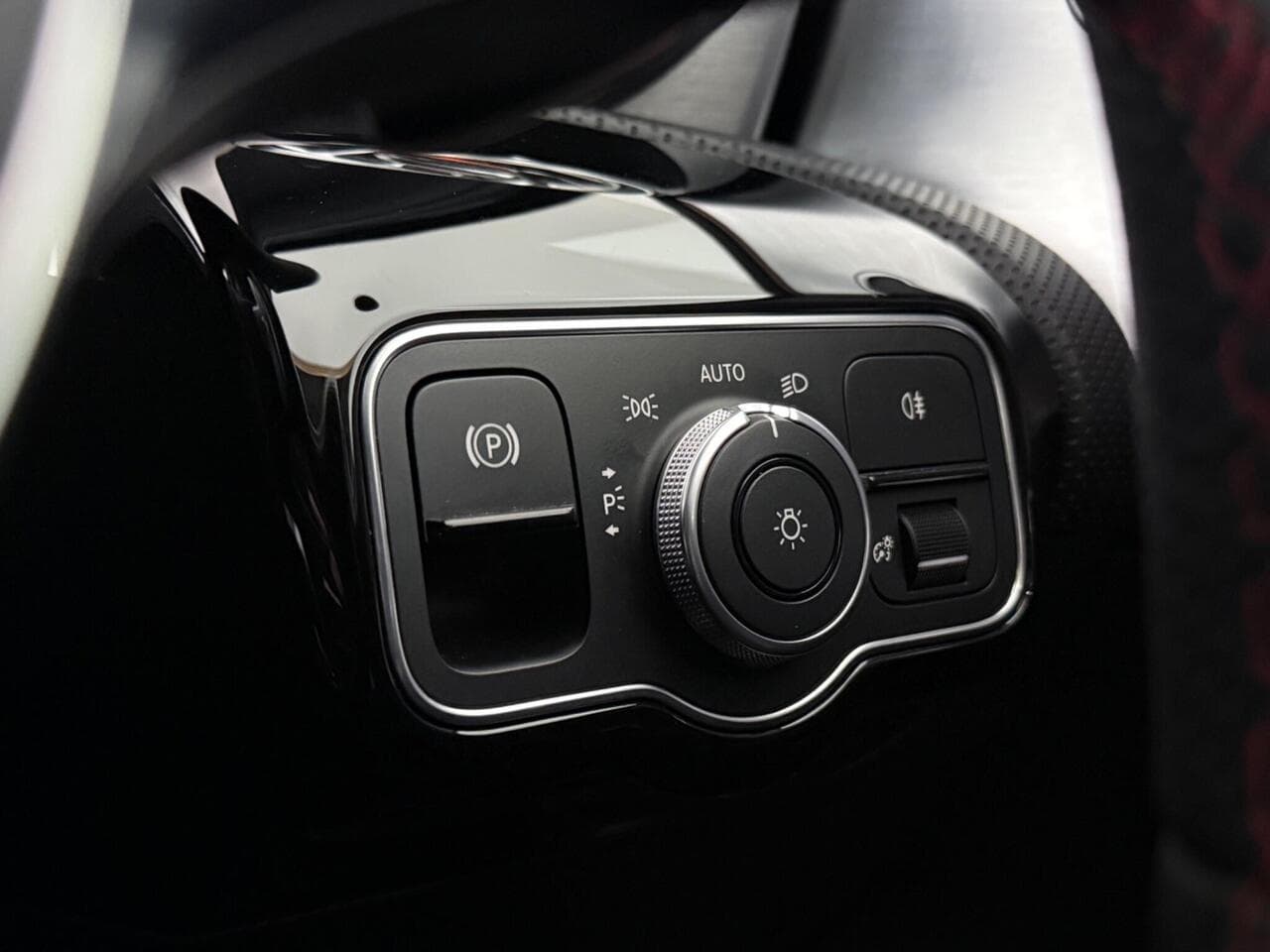Mercedes-Benz A Class thumbnail Misc Controls