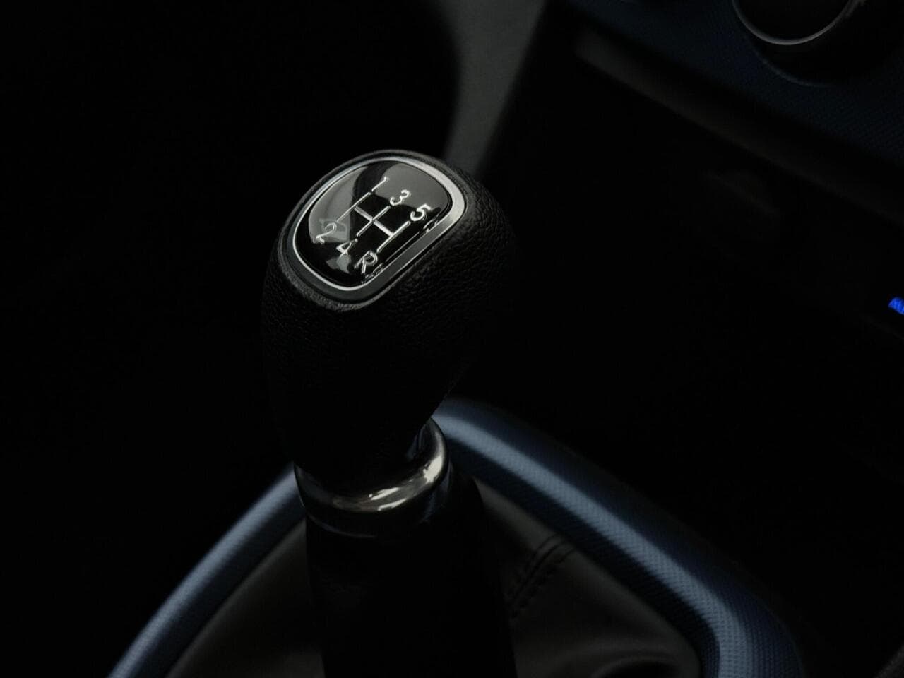 Hyundai i10 thumbnail Misc Controls
