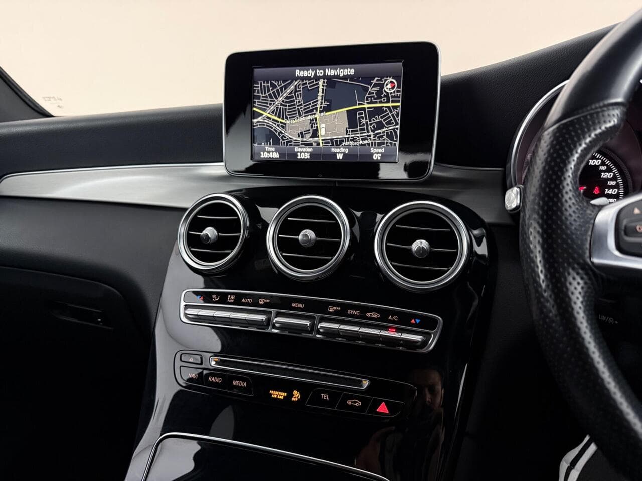 Mercedes-Benz GLC thumbnail Infotainment System