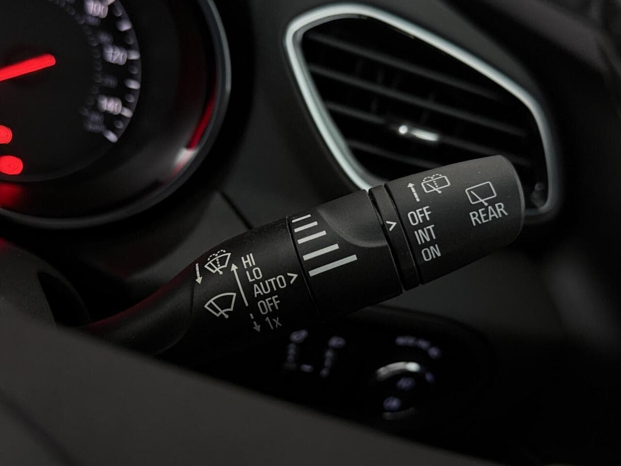 Vauxhall Grandland X thumbnail Misc Controls