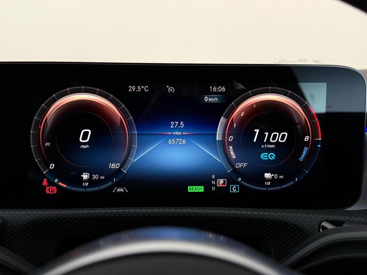 Mercedes-Benz A Class thumbnail Driver Instruments