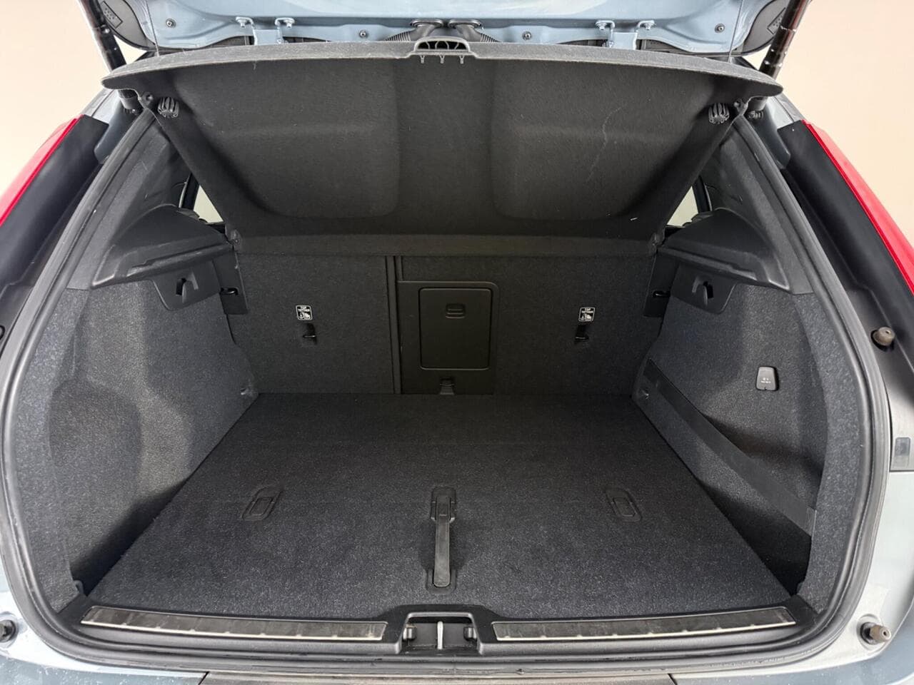 Volvo XC40 thumbnail Boot