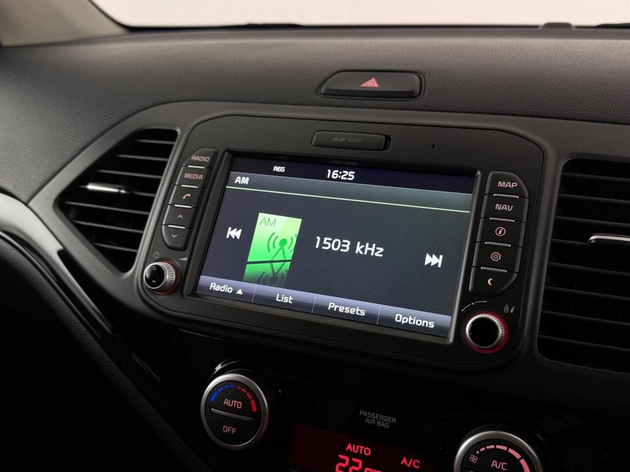Kia Picanto thumbnail Infotainment System