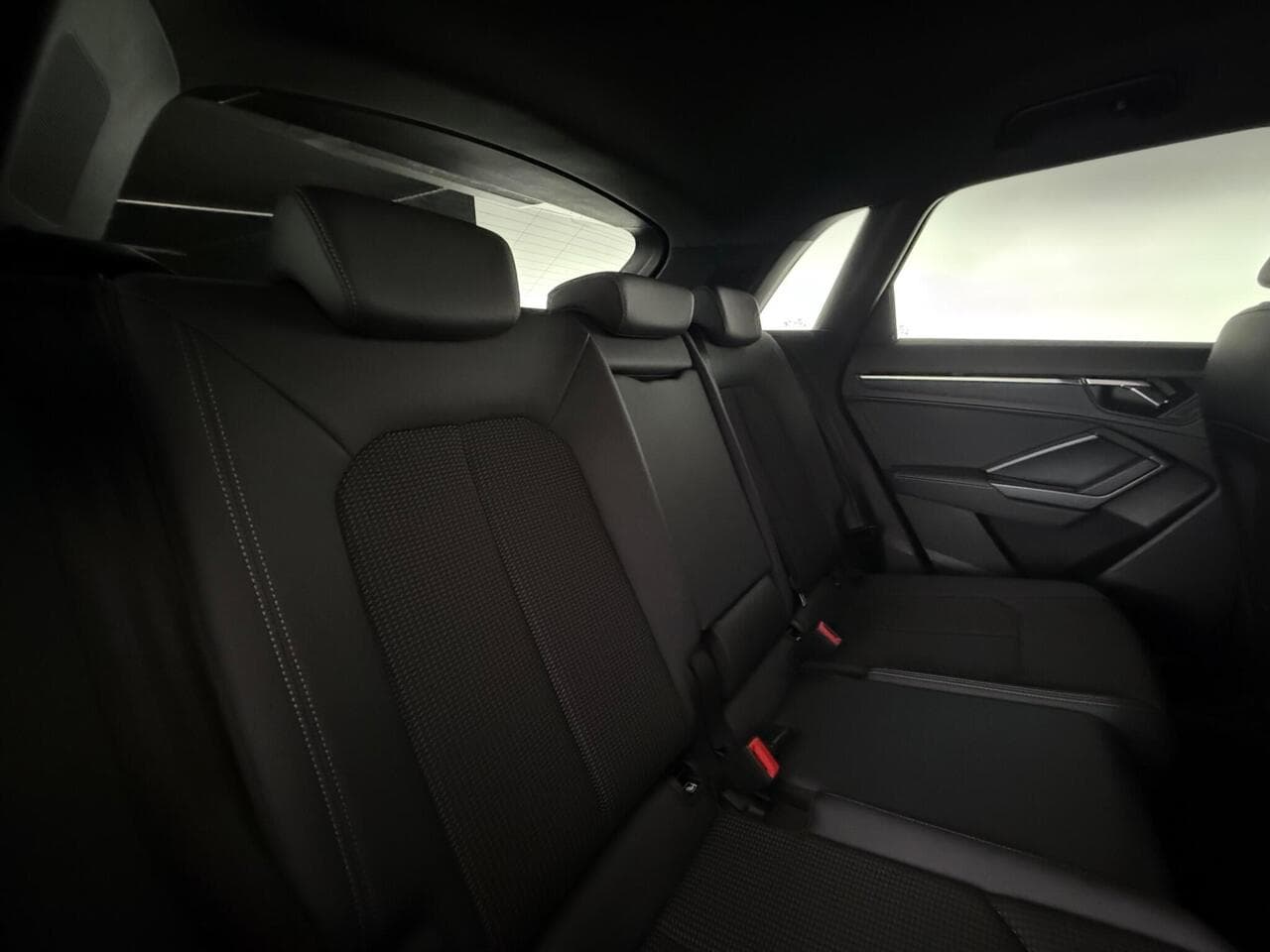 Audi Q3 thumbnail Seats Rear