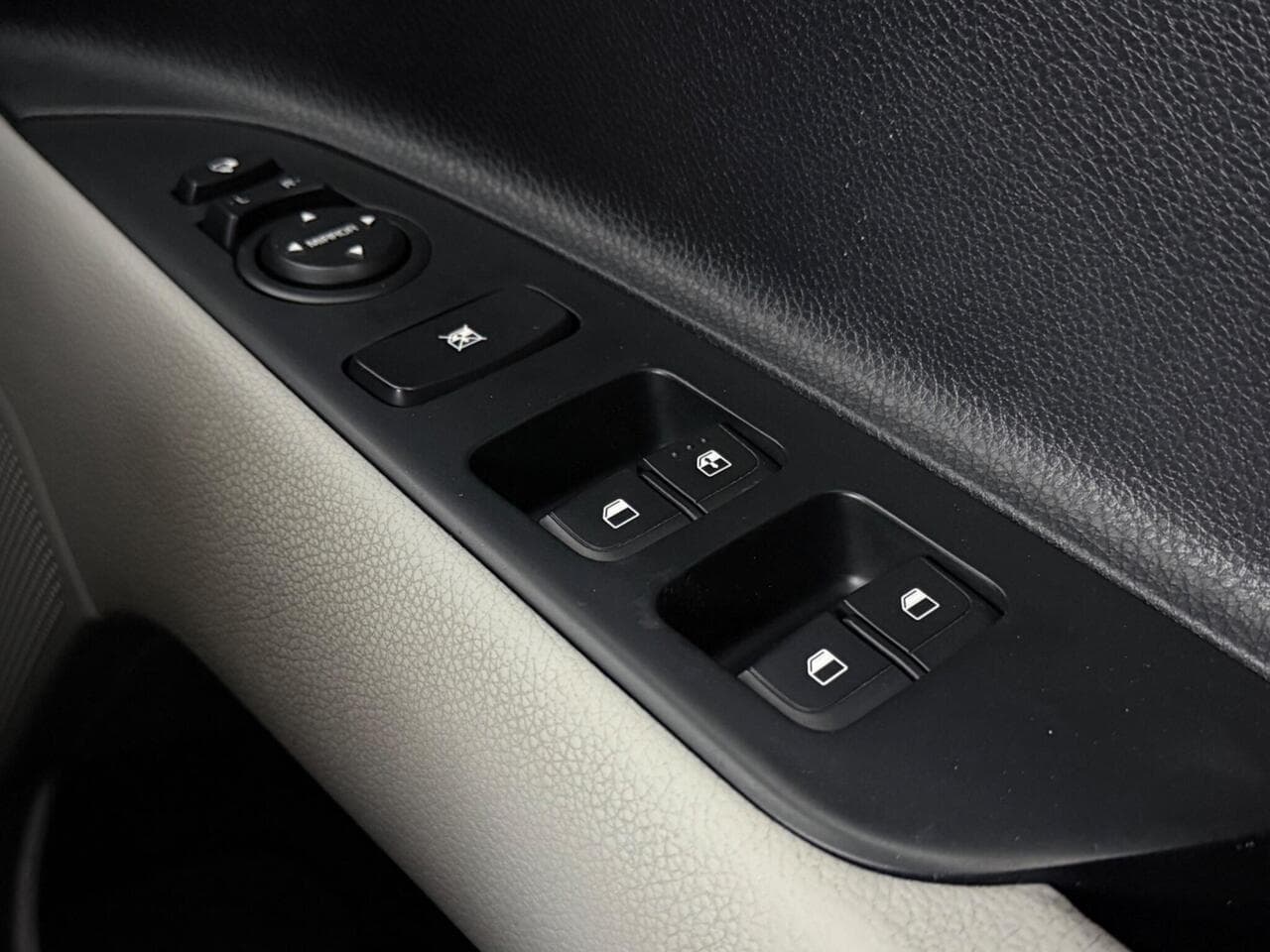 Kia Stonic thumbnail Misc Controls