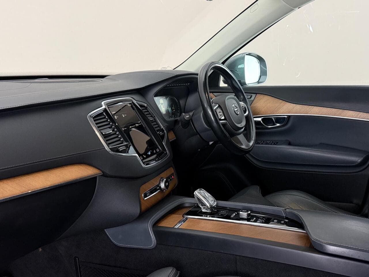 Volvo XC90 thumbnail Interior Front