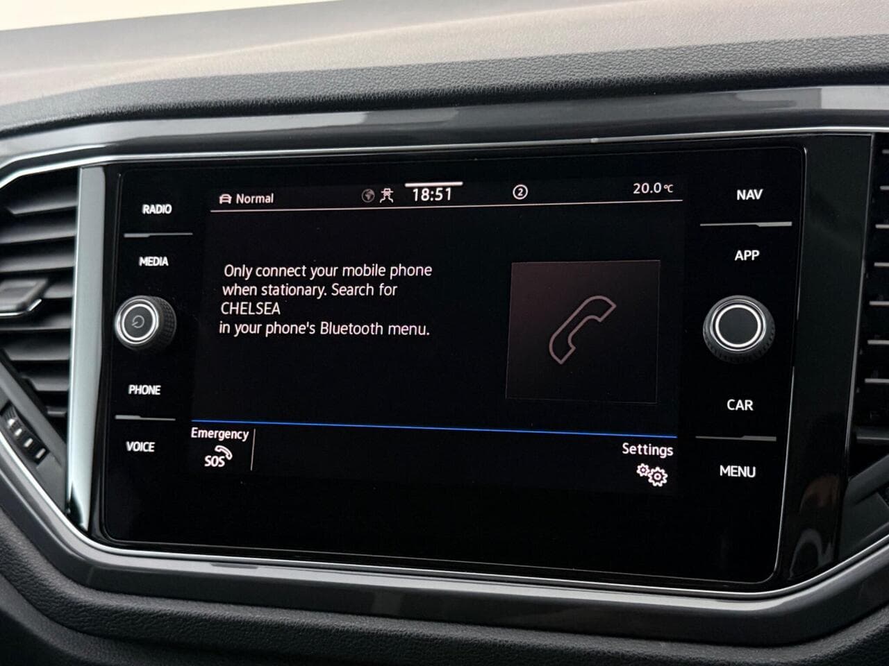Volkswagen T-Roc thumbnail Infotainment System
