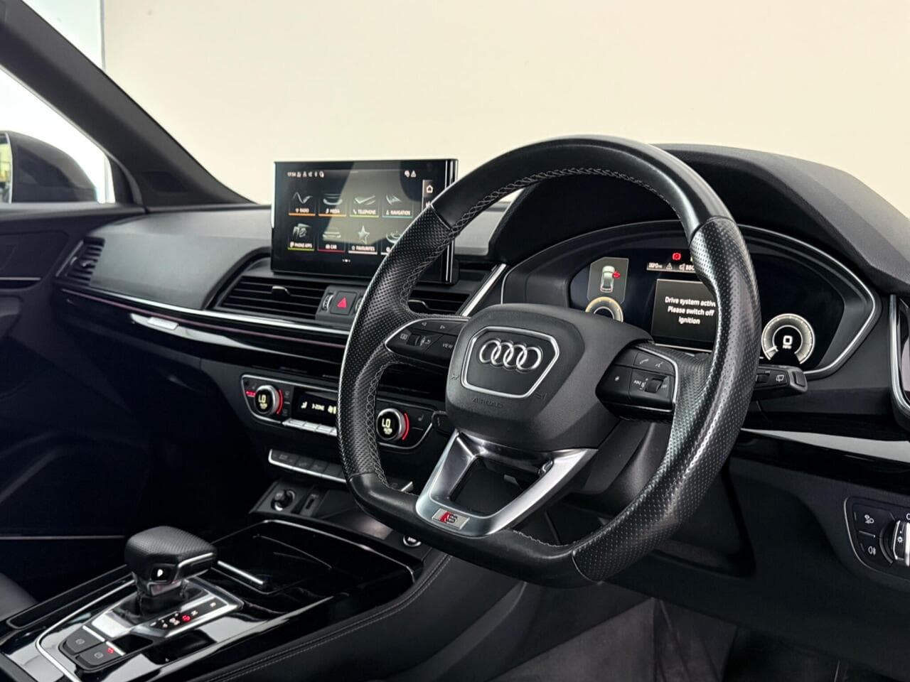 Audi Q5 thumbnail Interior Front