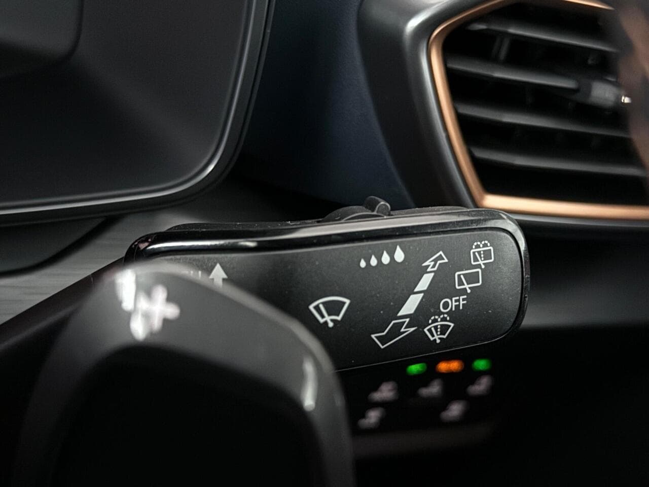 CUPRA Formentor thumbnail Misc Controls