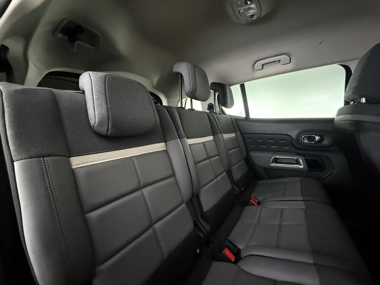 Citroen C5 Aircross thumbnail Seats Rear
