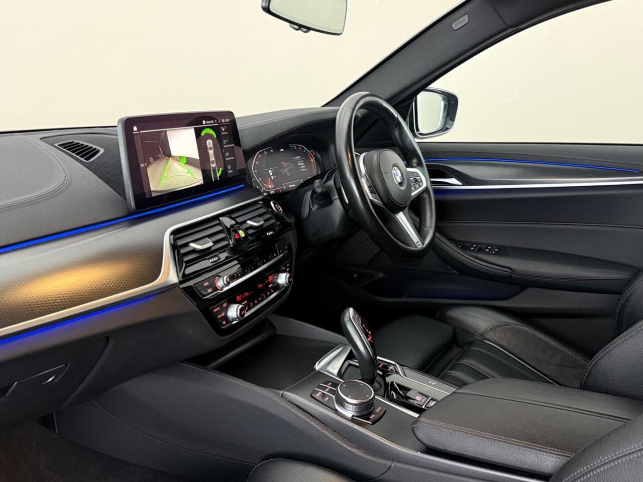 BMW 5 Series thumbnail Interior Front