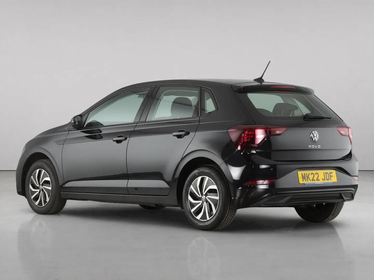 Volkswagen Polo thumbnail Rear Left