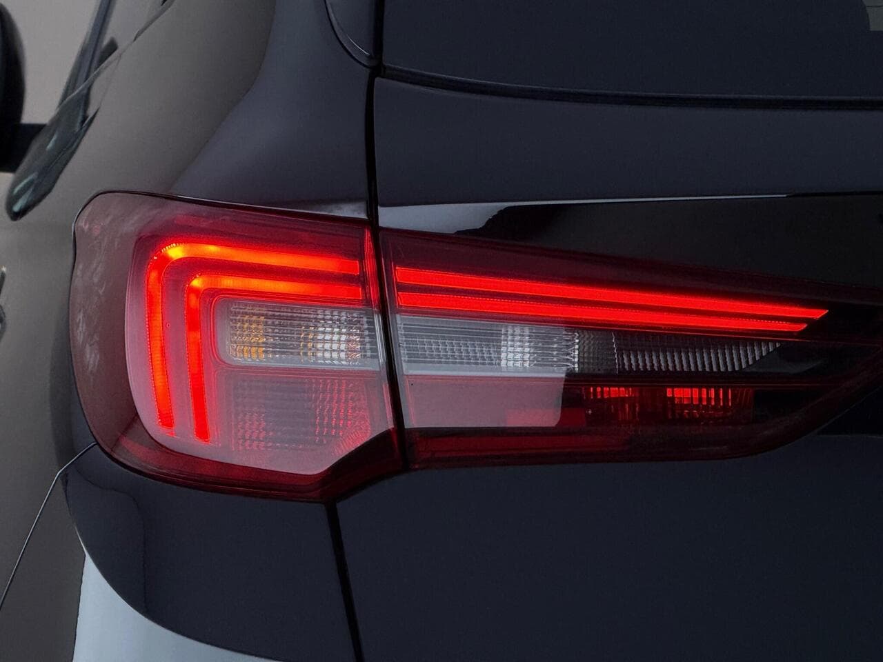 Vauxhall Grandland thumbnail Lights Rear