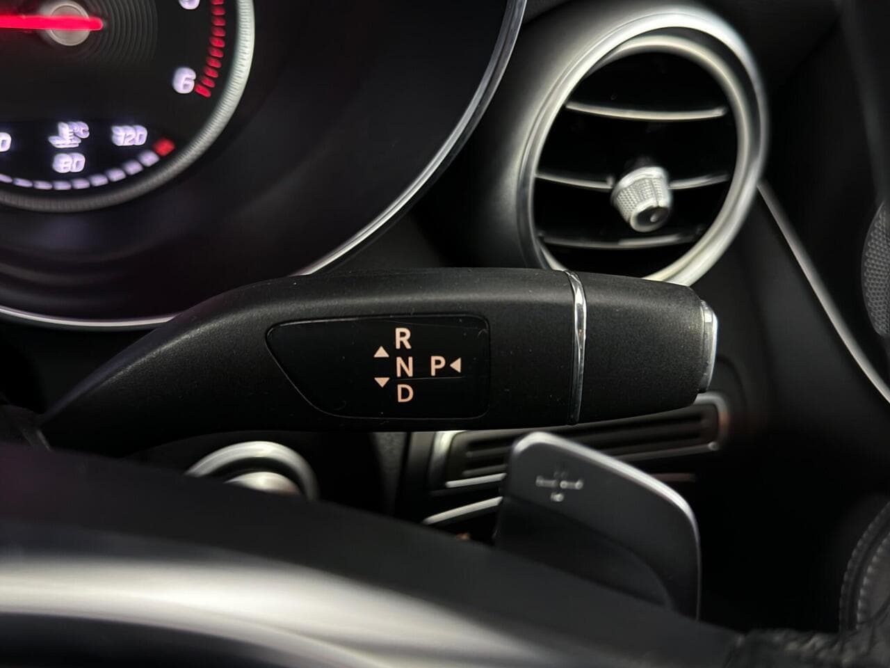 Mercedes-Benz C Class thumbnail Misc Controls
