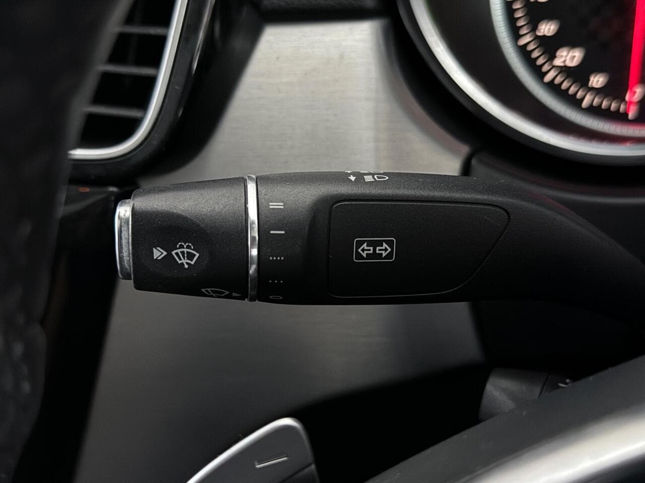 Mercedes-Benz GLE thumbnail Misc Controls
