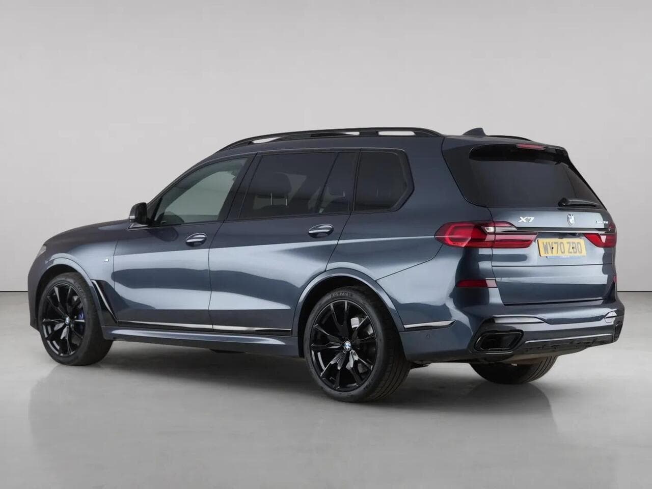 BMW X7 thumbnail Rear Left