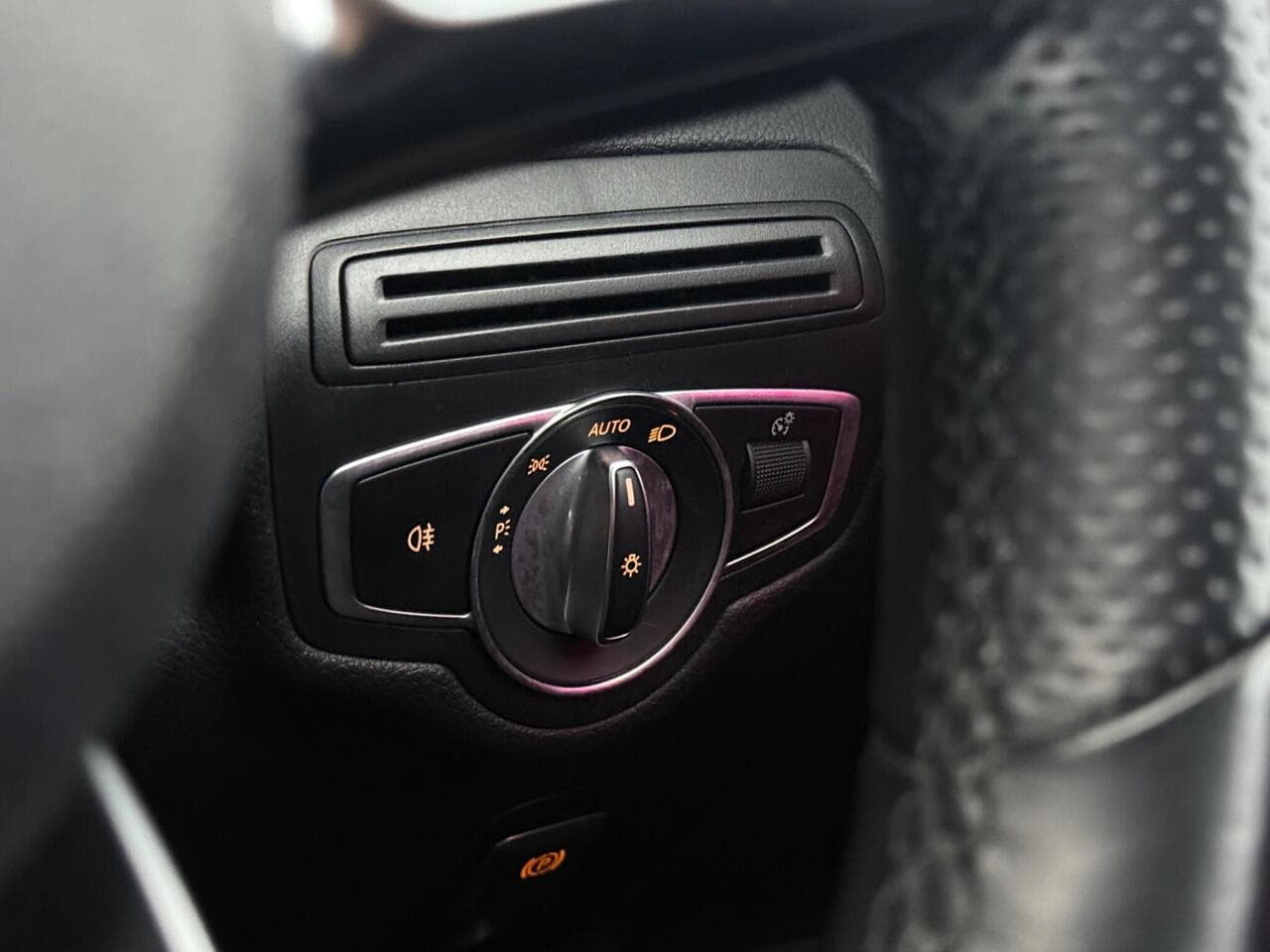 Mercedes-Benz GLC thumbnail Misc Controls