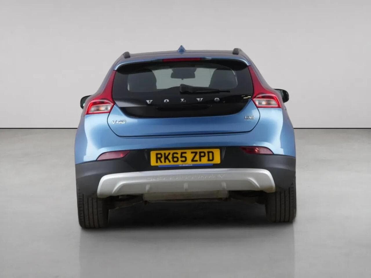 Volvo V40 Cross Country thumbnail Rear