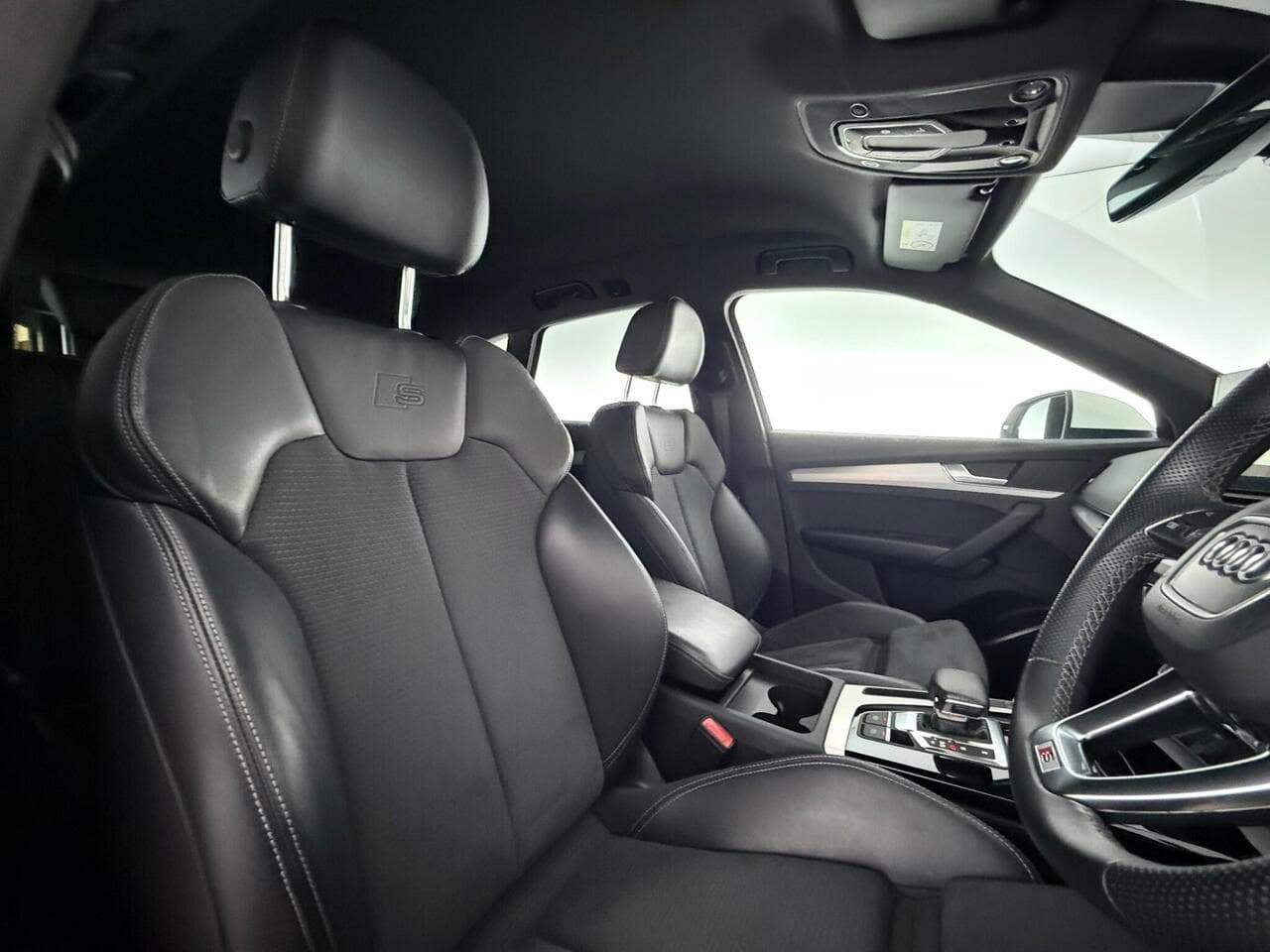 Audi Q5 thumbnail Seat Driver