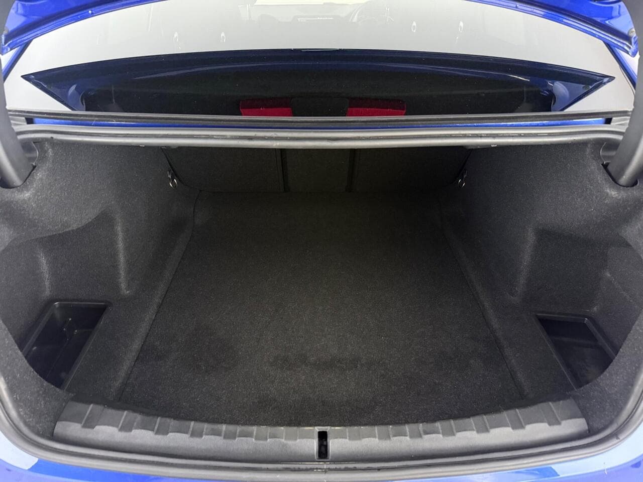 BMW 3 Series thumbnail Boot