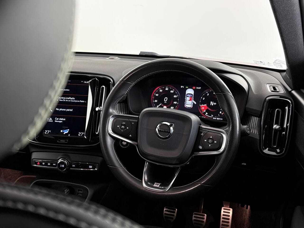 Volvo XC40 thumbnail Steering Wheel