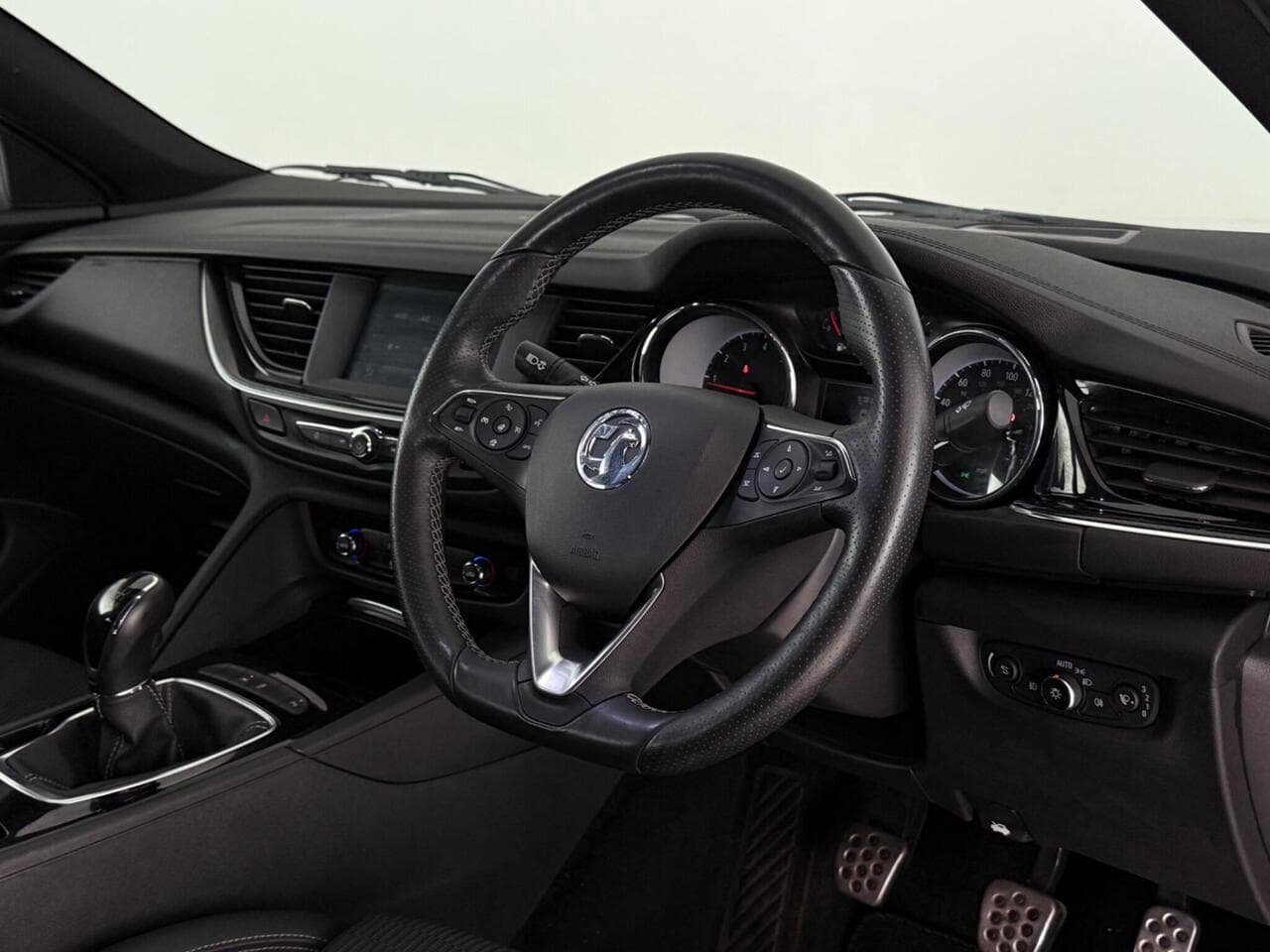 Vauxhall Insignia thumbnail Interior Front