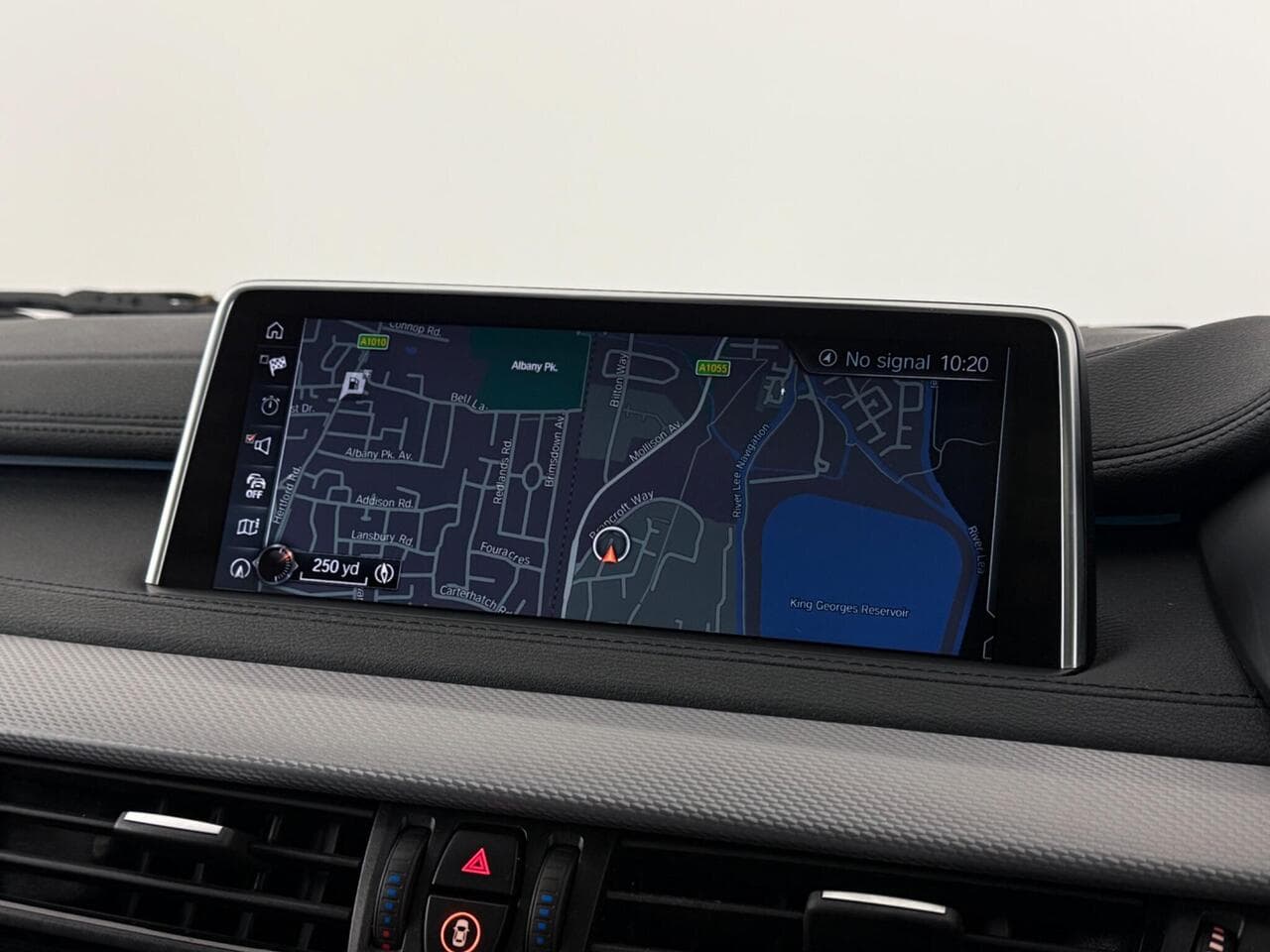 BMW X6 thumbnail Infotainment System