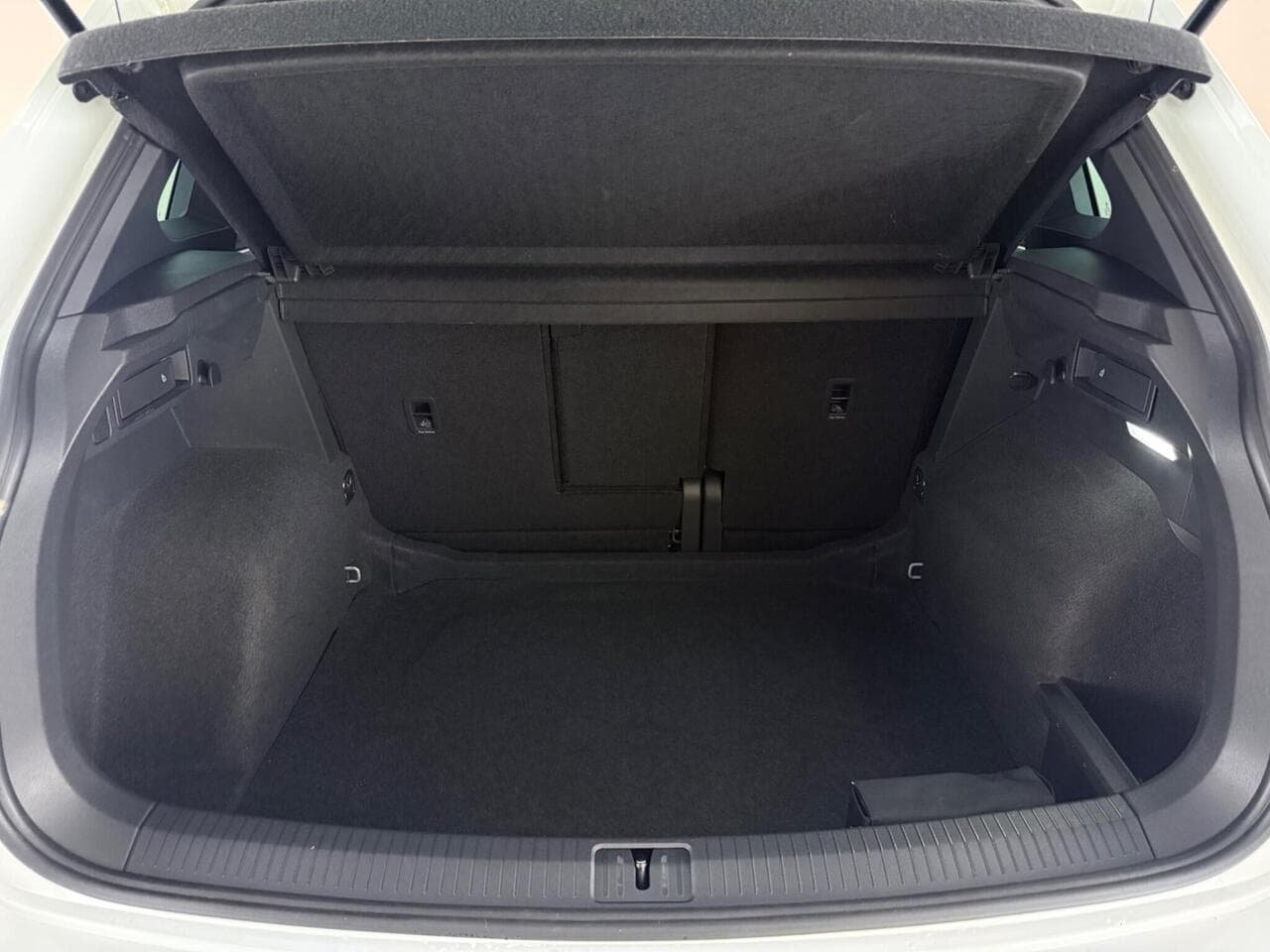 Volkswagen Tiguan thumbnail Boot