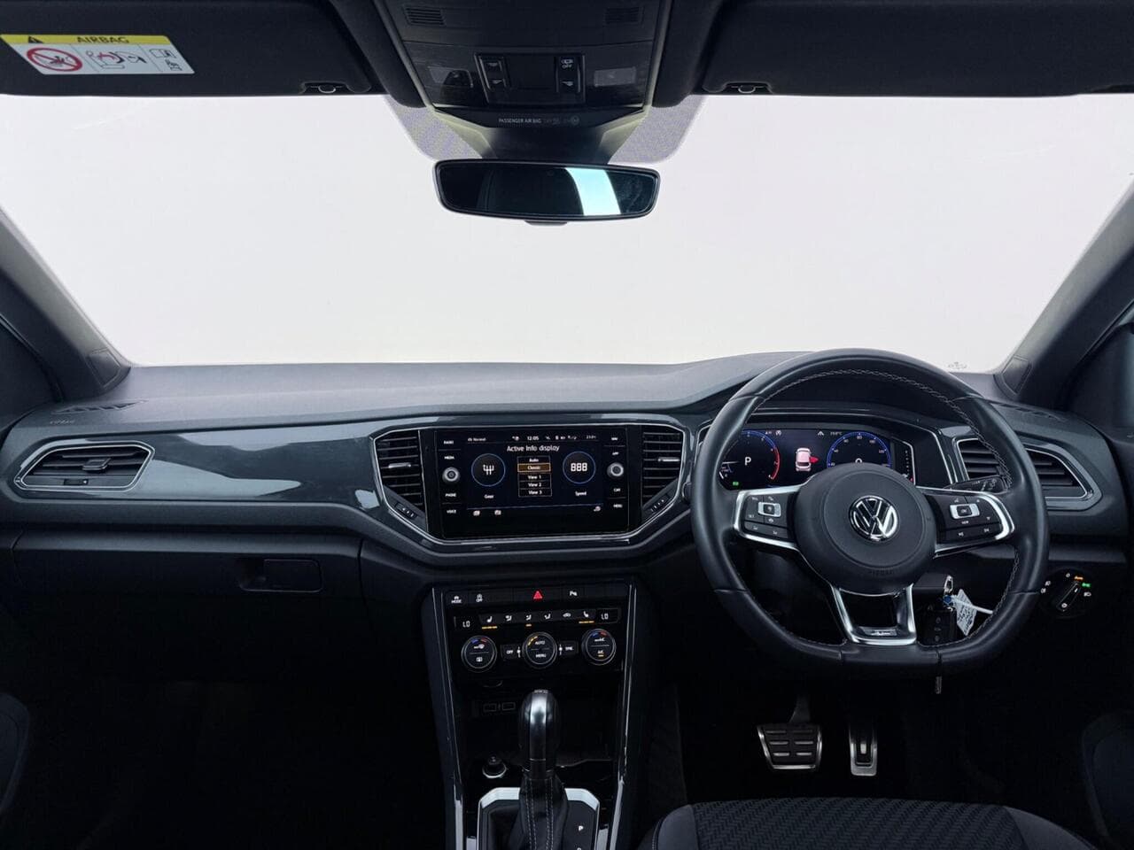 Volkswagen T-Roc thumbnail Interior Front
