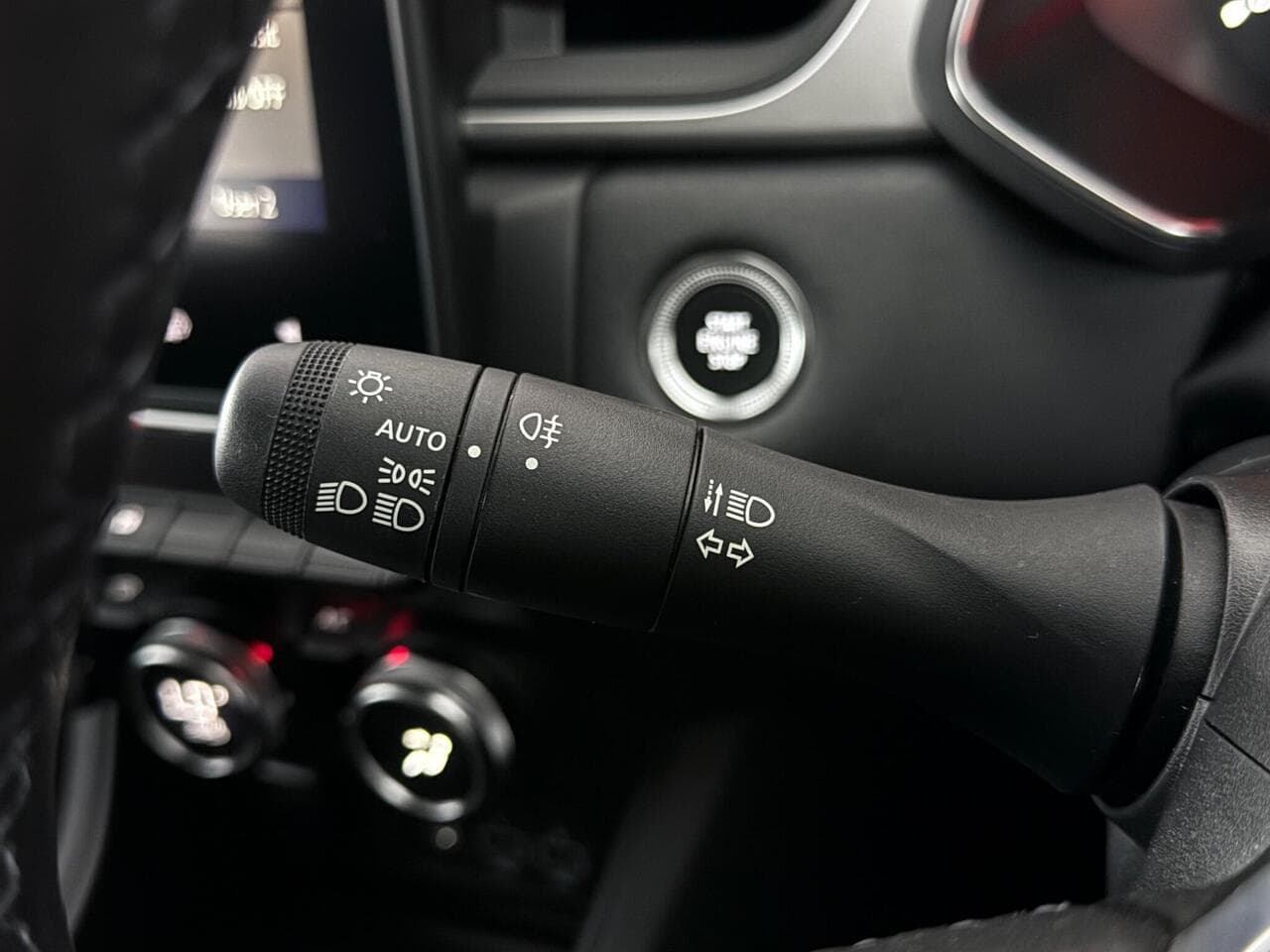 Renault Captur thumbnail Misc Controls