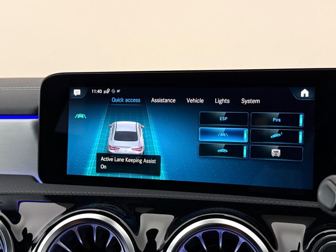 Mercedes-Benz CLA thumbnail Infotainment System