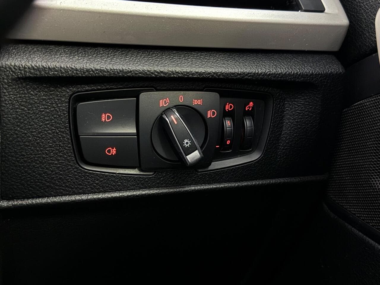 BMW 2 Series thumbnail Misc Controls