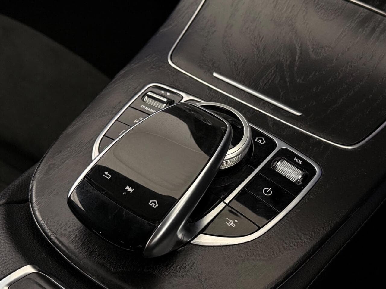 Mercedes-Benz E Class thumbnail Misc Controls