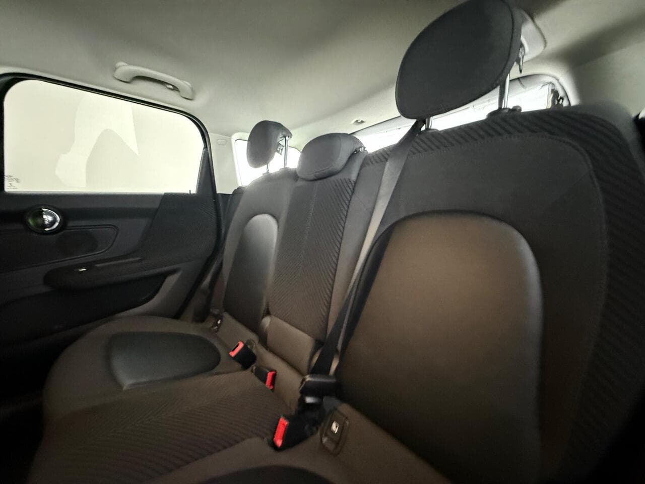 MINI Countryman thumbnail Seats Rear