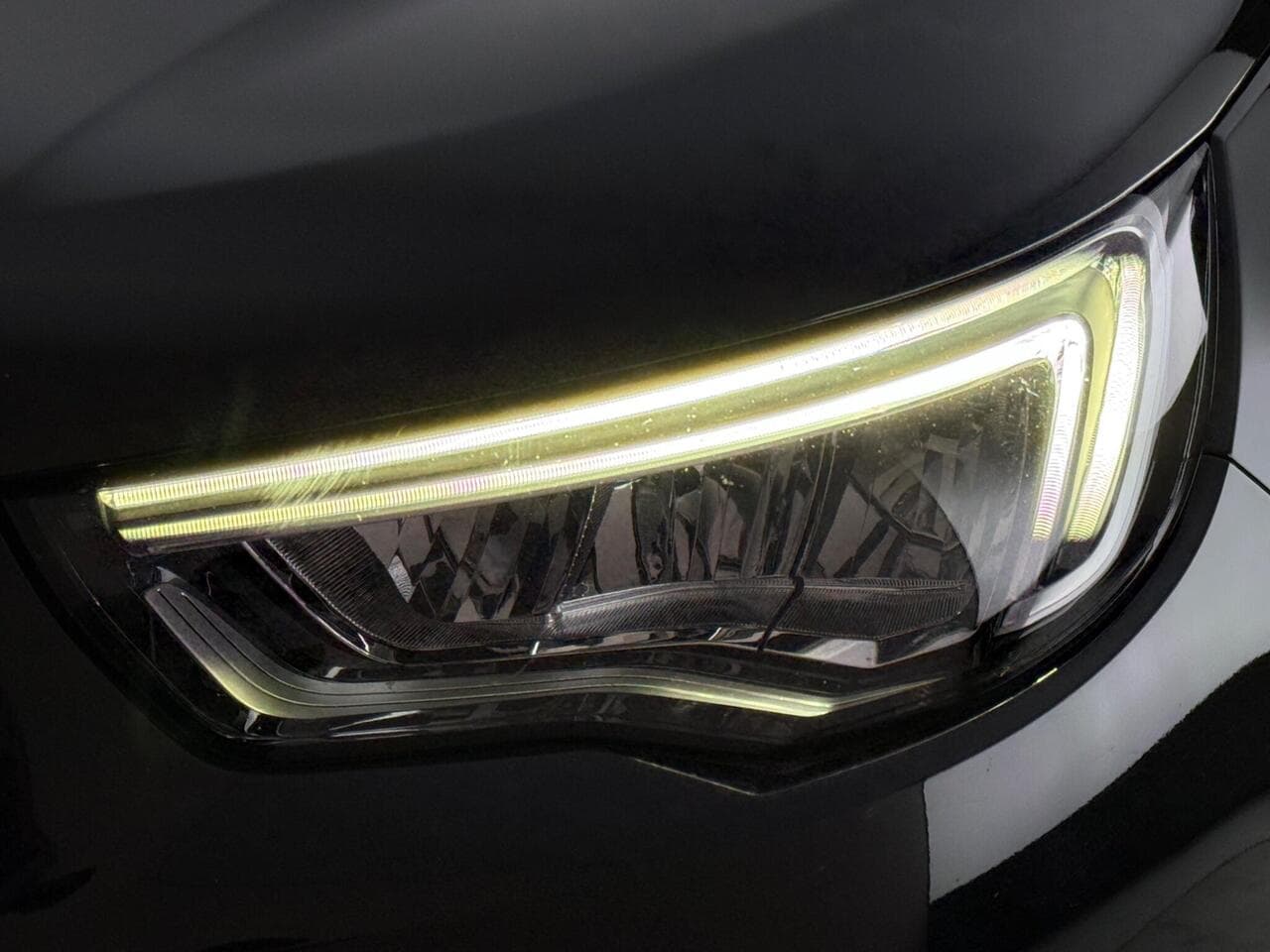 Vauxhall Grandland X thumbnail Lights Front
