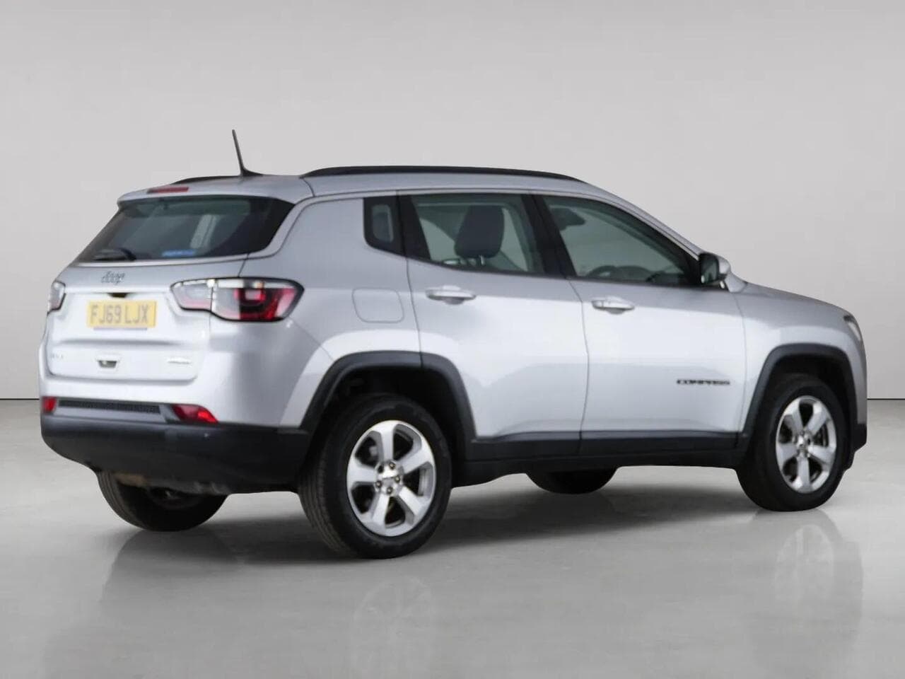 Jeep Compass thumbnail Rear Right